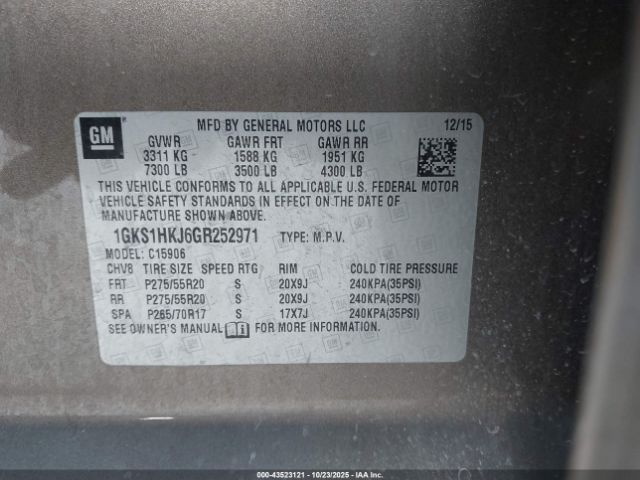 GMC Yukon Denali Image 8