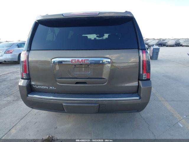 GMC Yukon Denali Image 2