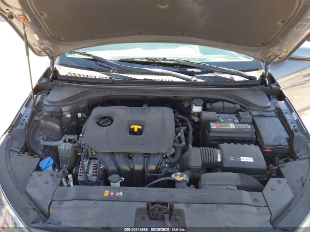 Hyundai ELANTRA Value Edition Image 12