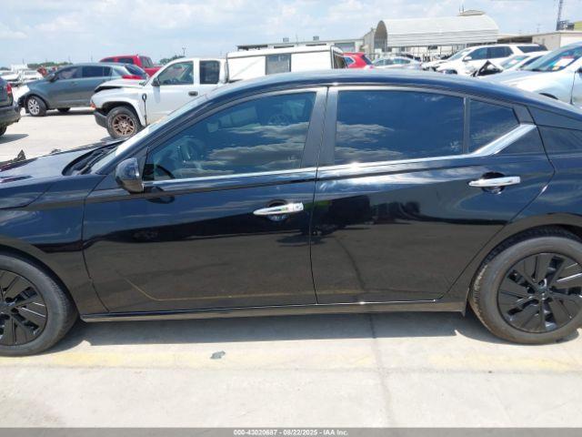 Nissan Altima S Fwd Image 11