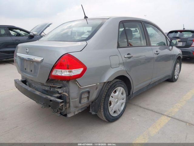Nissan Versa 1.8s Image 12