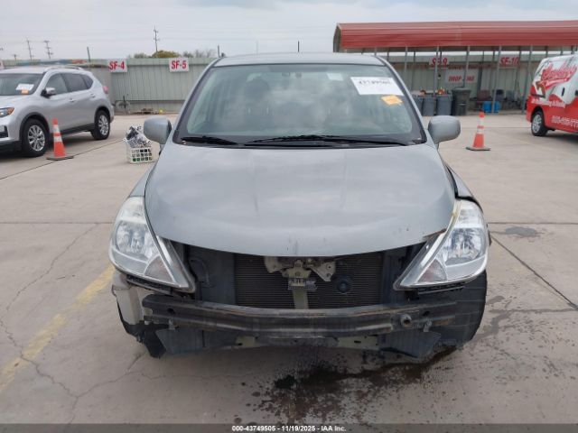 Nissan Versa 1.8s Image 4