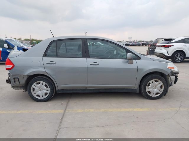 Nissan Versa 1.8s Image 6