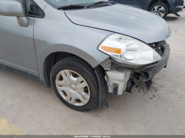 Nissan Versa 1.8s Image 10