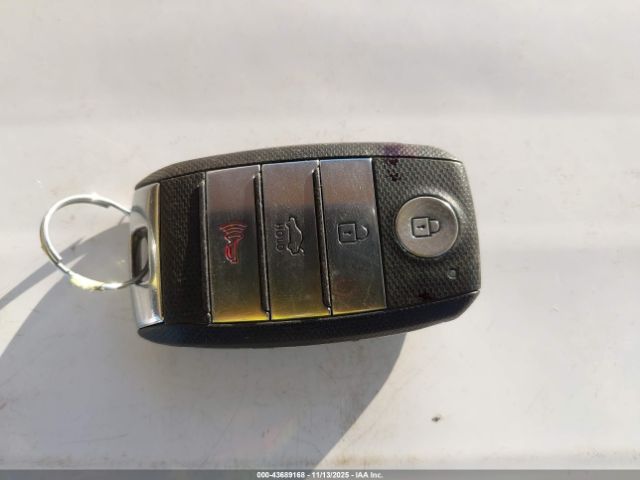 Kia Optima S Image 4