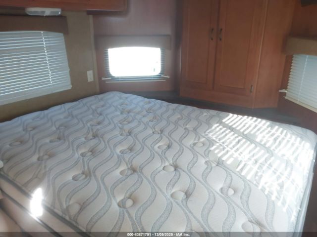 Forest River Vct30vcbhs   V-cross Image 8