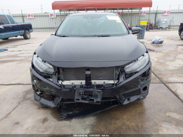 Honda Civic Touring Image 11