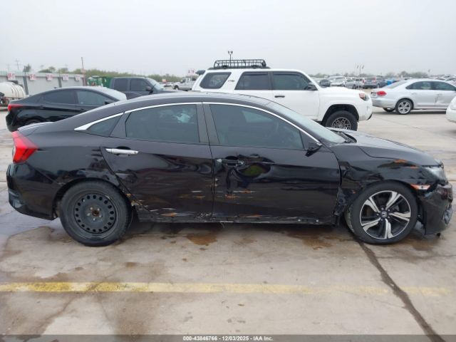 Honda Civic Touring Image 2