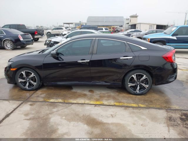 Honda Civic Touring Image 13