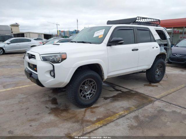 Toyota 4Runner Venture Special Edition Image 4