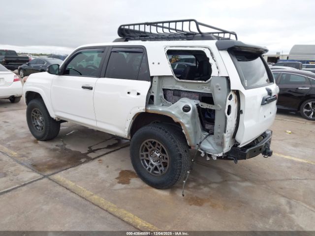 Toyota 4Runner Venture Special Edition Image 2