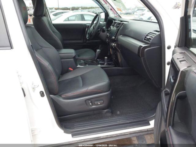 Toyota 4Runner Venture Special Edition Image 7