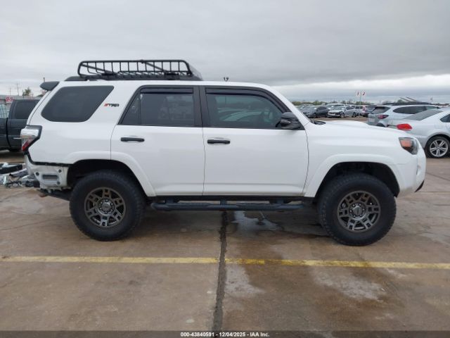 Toyota 4Runner Venture Special Edition Image 3