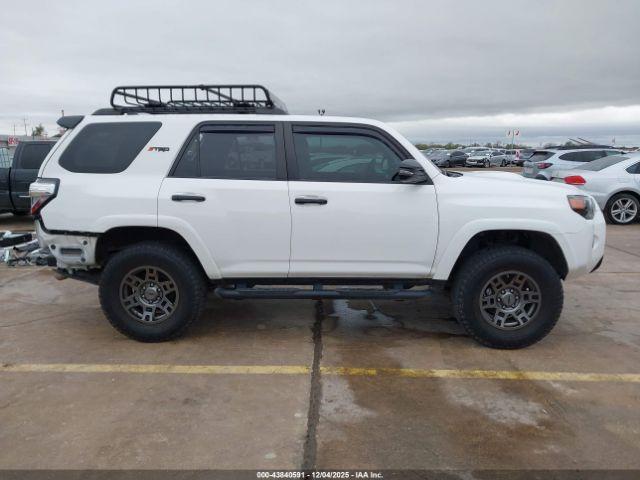 Toyota 4Runner Venture Special Edition Image 3