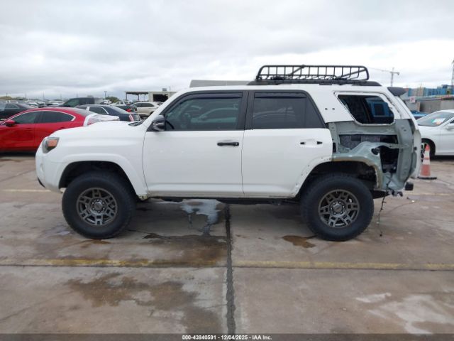 Toyota 4Runner Venture Special Edition Image 15