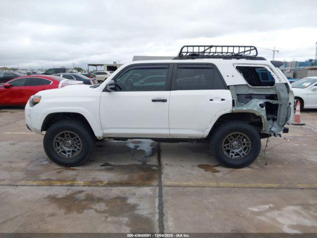 Toyota 4Runner Venture Special Edition Image 15