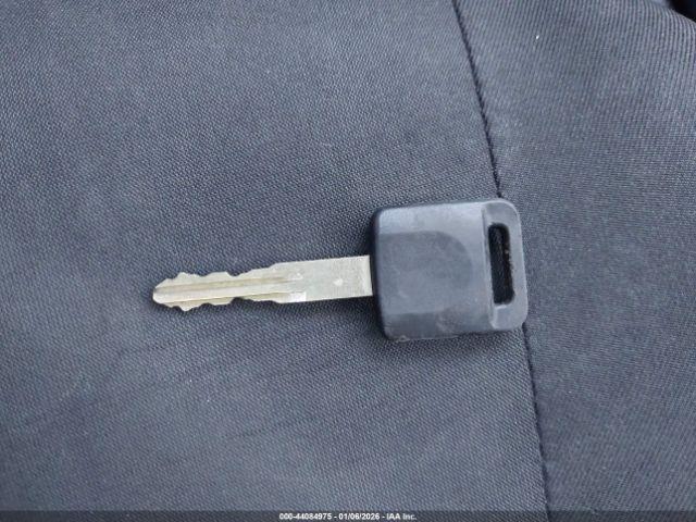 Nissan Versa 1.6 S Image 8