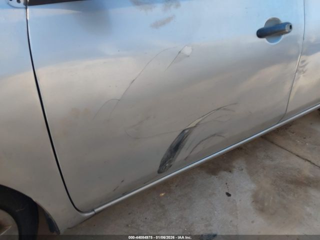 Nissan Versa 1.6 S Image 13