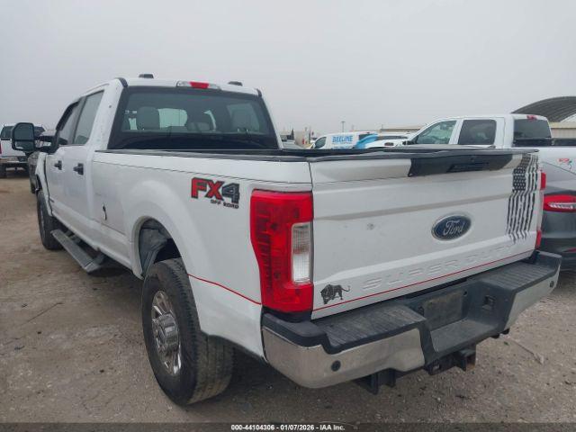 Ford F-250 Xl Image 3