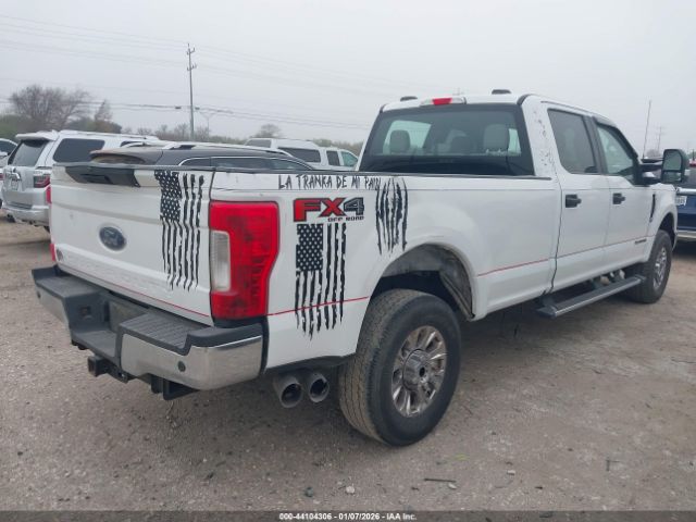 Ford F-250 Xl Image 4