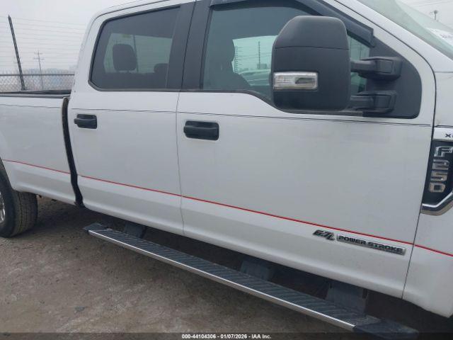 Ford F-250 Xl Image 11
