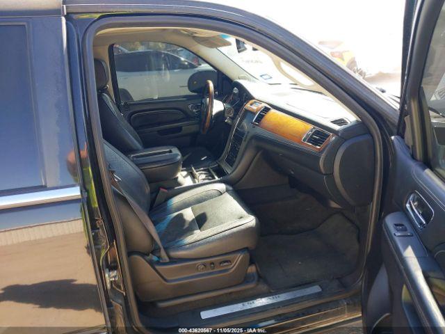 Cadillac Escalade Platinum Edition Image 5