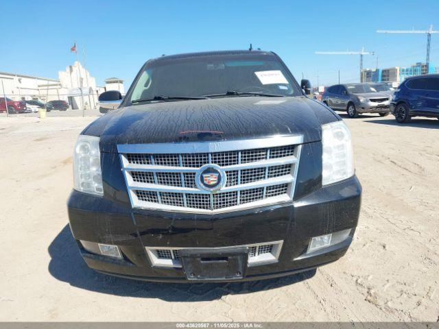 Cadillac Escalade Platinum Edition Image 10
