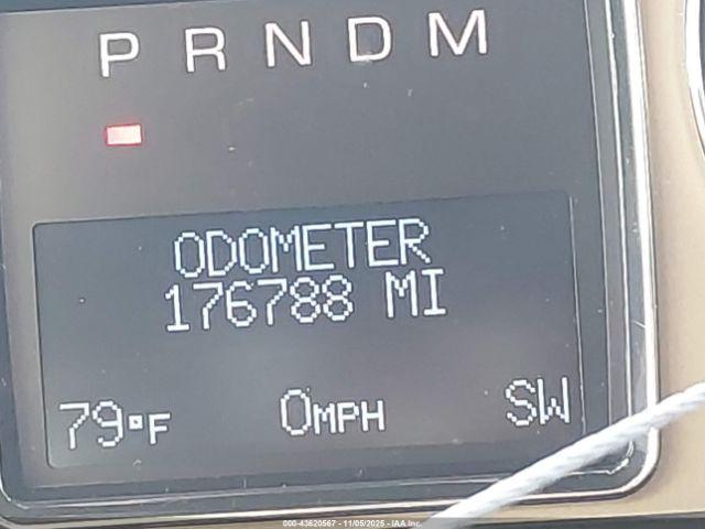 Cadillac Escalade Platinum Edition Image 17