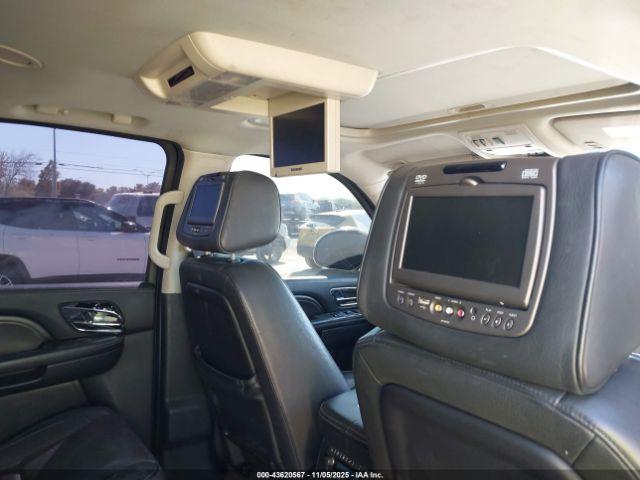 Cadillac Escalade Platinum Edition Image 16