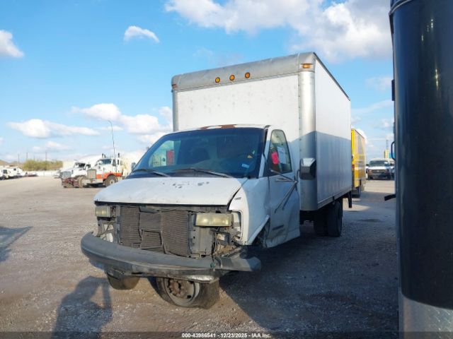 Chevrolet Express Image 5