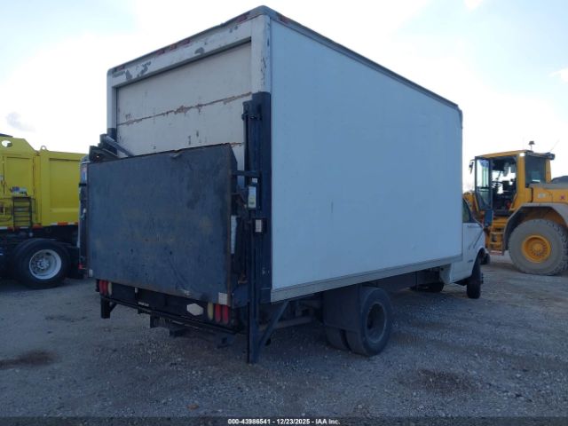 Chevrolet Express Image 8