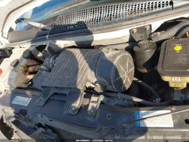 Chevrolet Express Image 4