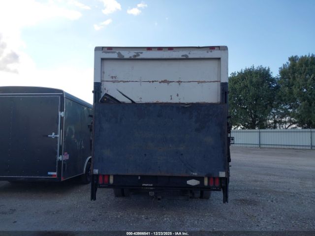 Chevrolet Express Image 12