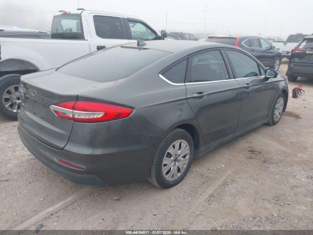 Ford Fusion S Image 7