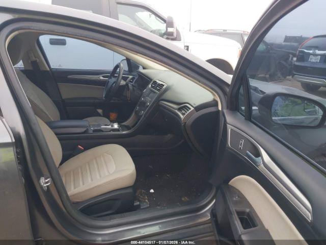 Ford Fusion S Image 4