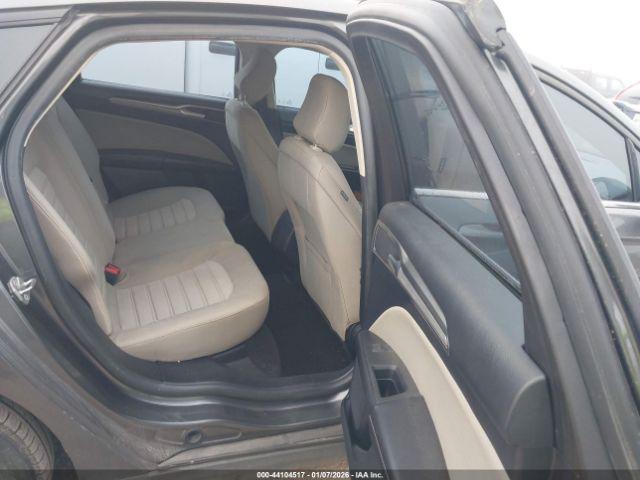 Ford Fusion S Image 18