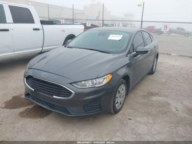 Ford Fusion S Image 19
