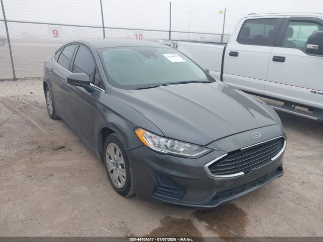 Ford Fusion S Image 16