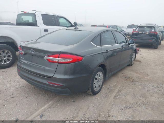Ford Fusion S Image 13
