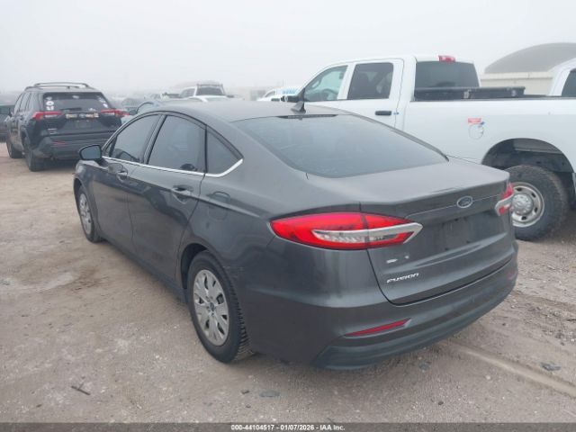 Ford Fusion S Image 15