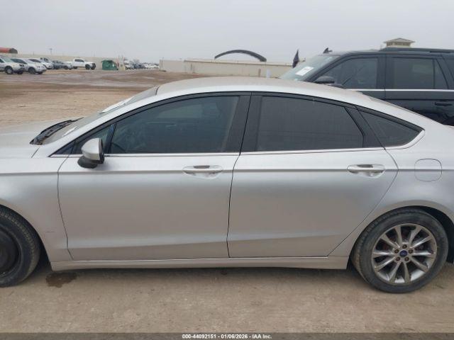 Ford Fusion Se Image 8