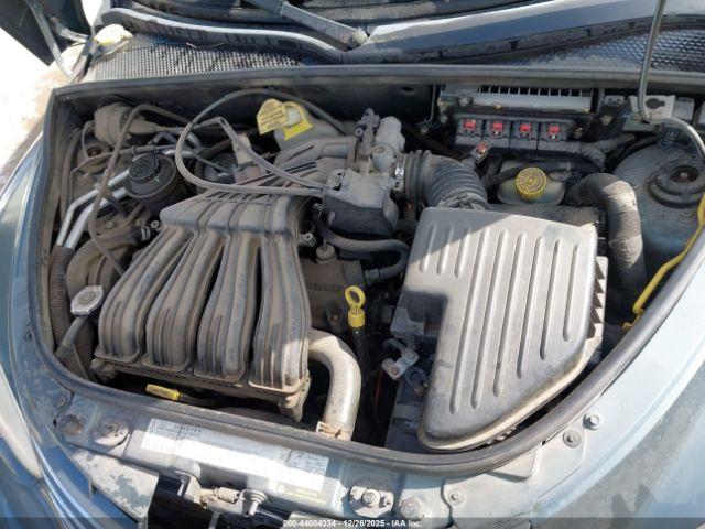 Chrysler PT Cruiser Touring Image 4