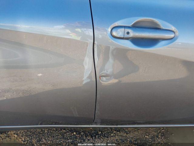 Nissan Versa Sv Image 4