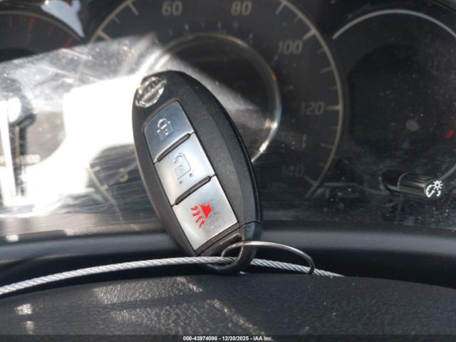 Nissan Versa Sv Image 3