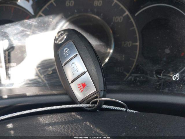 Nissan Versa Sv Image 3