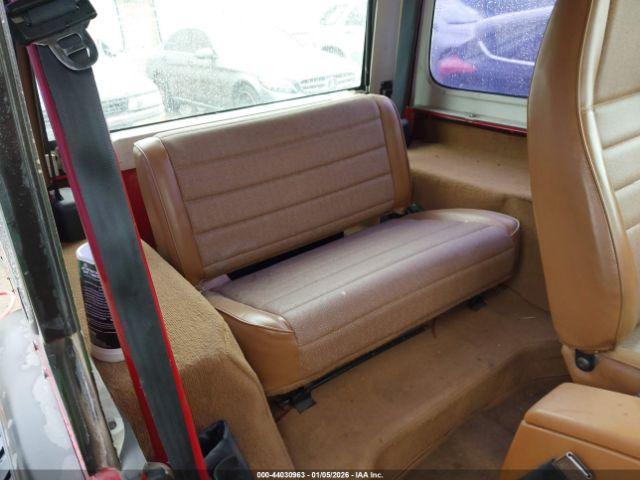 Jeep Wrangler S Image 6