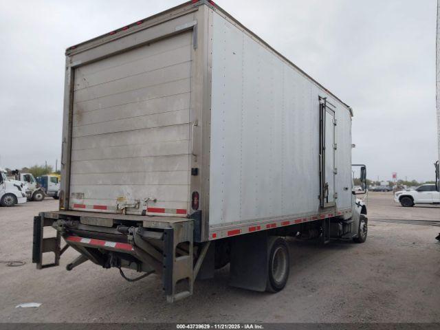 Freightliner M2 106 Image 4