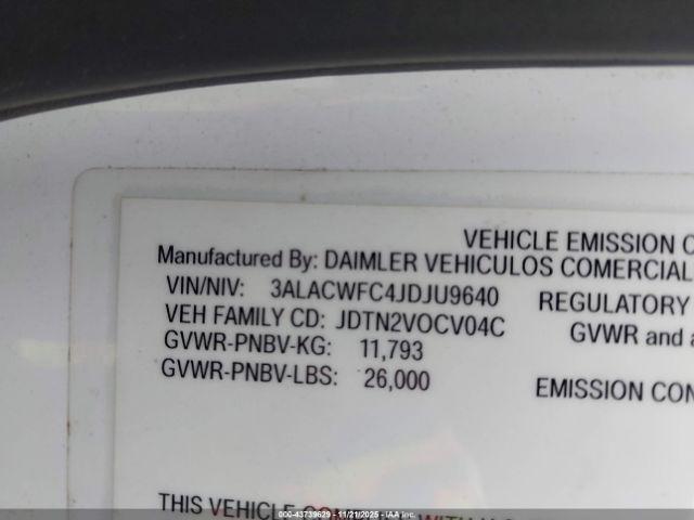 Freightliner M2 106 Image 2