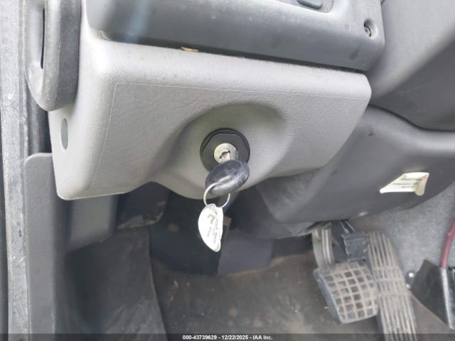 Freightliner M2 106 Image 11