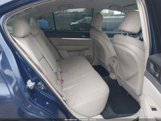 Subaru Legacy 2.5i Image 14